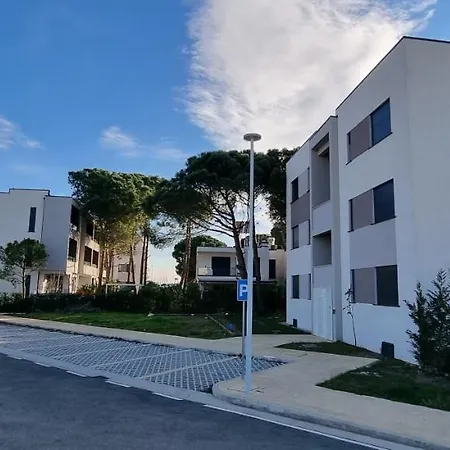 The In Valamar Hamallaj